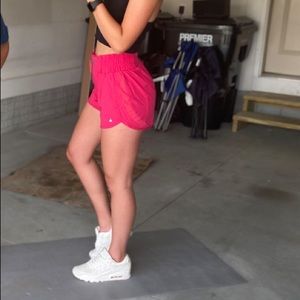 BALANCE ATHLETICA BREEZE SHORTS